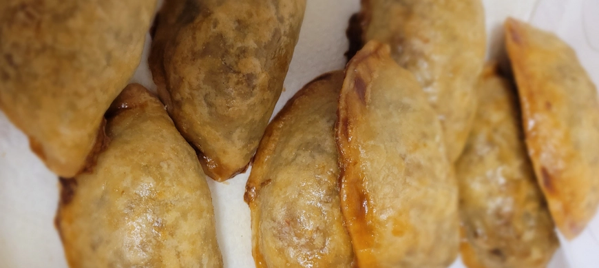 EMPANADILLAS DE ALCACHOFA, ATÚN Y HUEVO DURO
