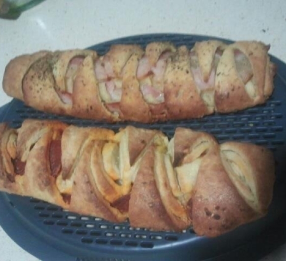 Pan de ajo con beicon y salami Thermomix®