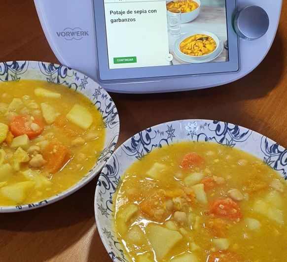 Potaje de sepia con garbanzos con Thermomix®